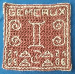 Gémeaux. Non feutré, sans attache